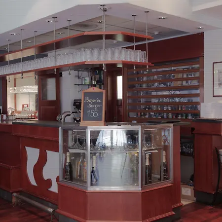 Home Hotel Bryggen Отель Берген